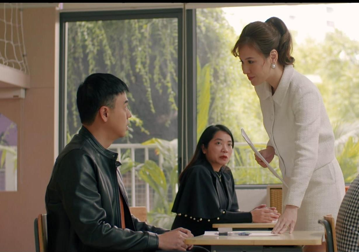 Duy Anh bối rối khi gặp lại bạn gái cũ