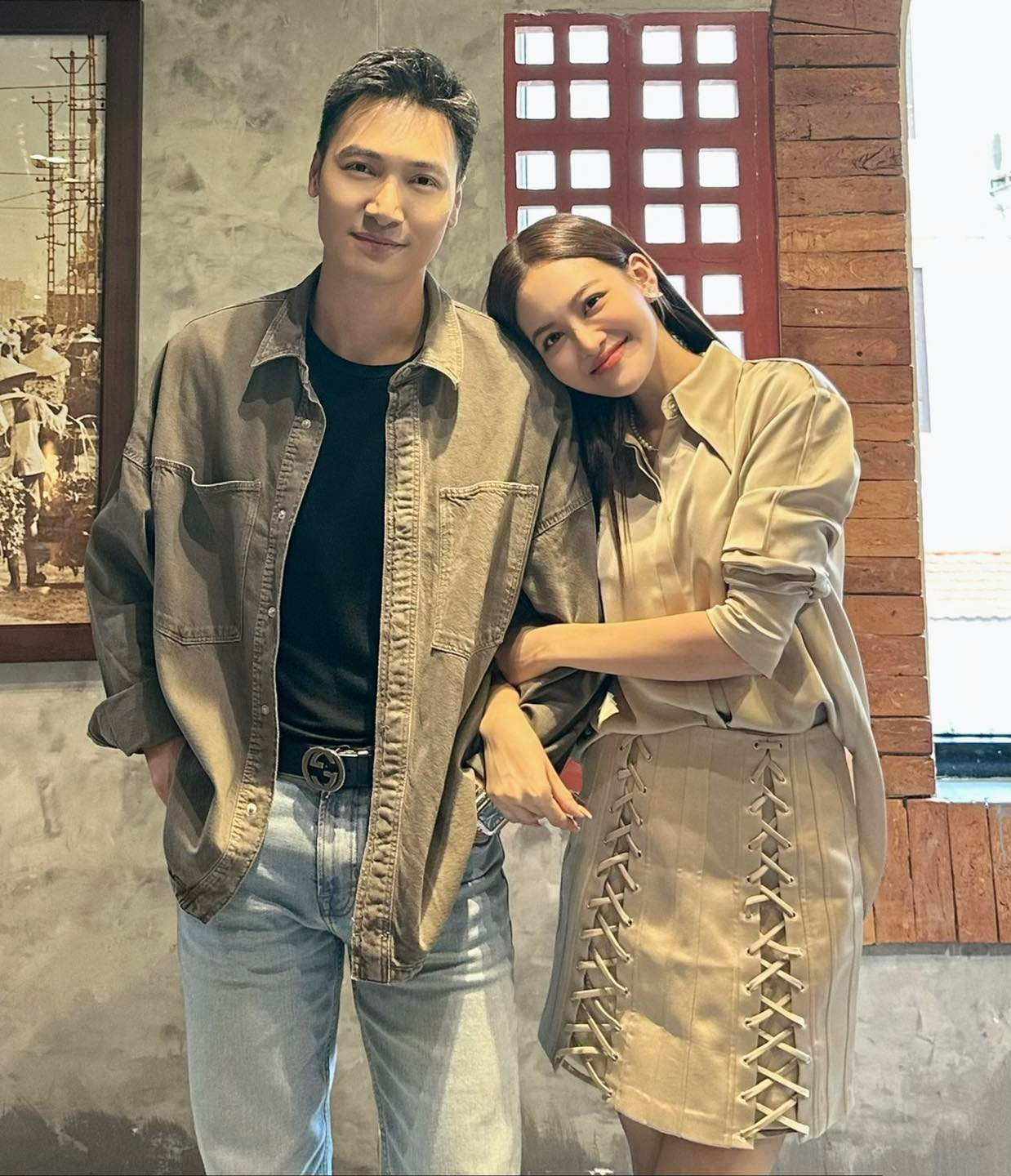 Thùy Anh cũng khoe ảnh quay phim mới cùng đán anh.