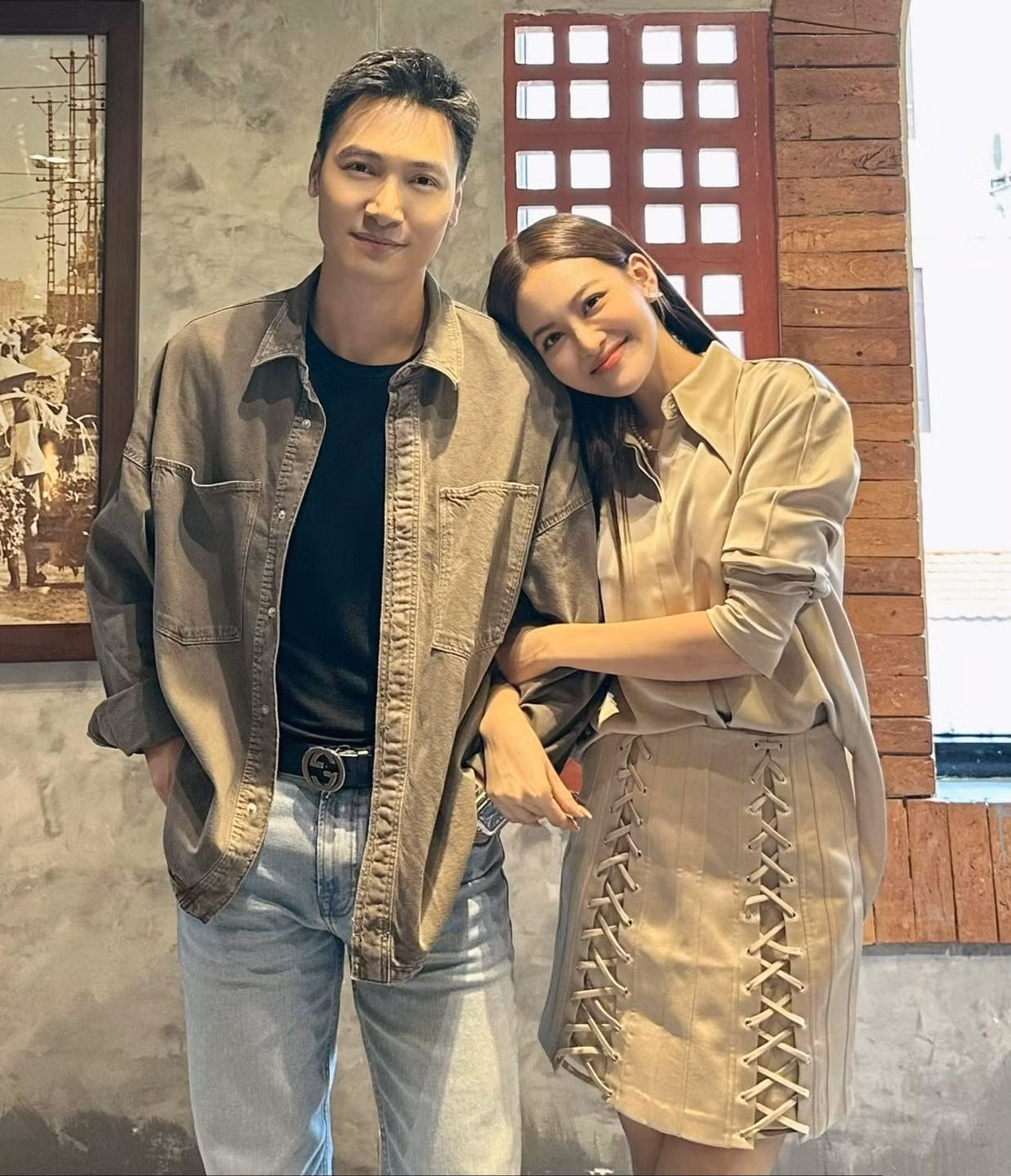 Thùy Anh cũng khoe ảnh quay phim mới cùng đán anh.