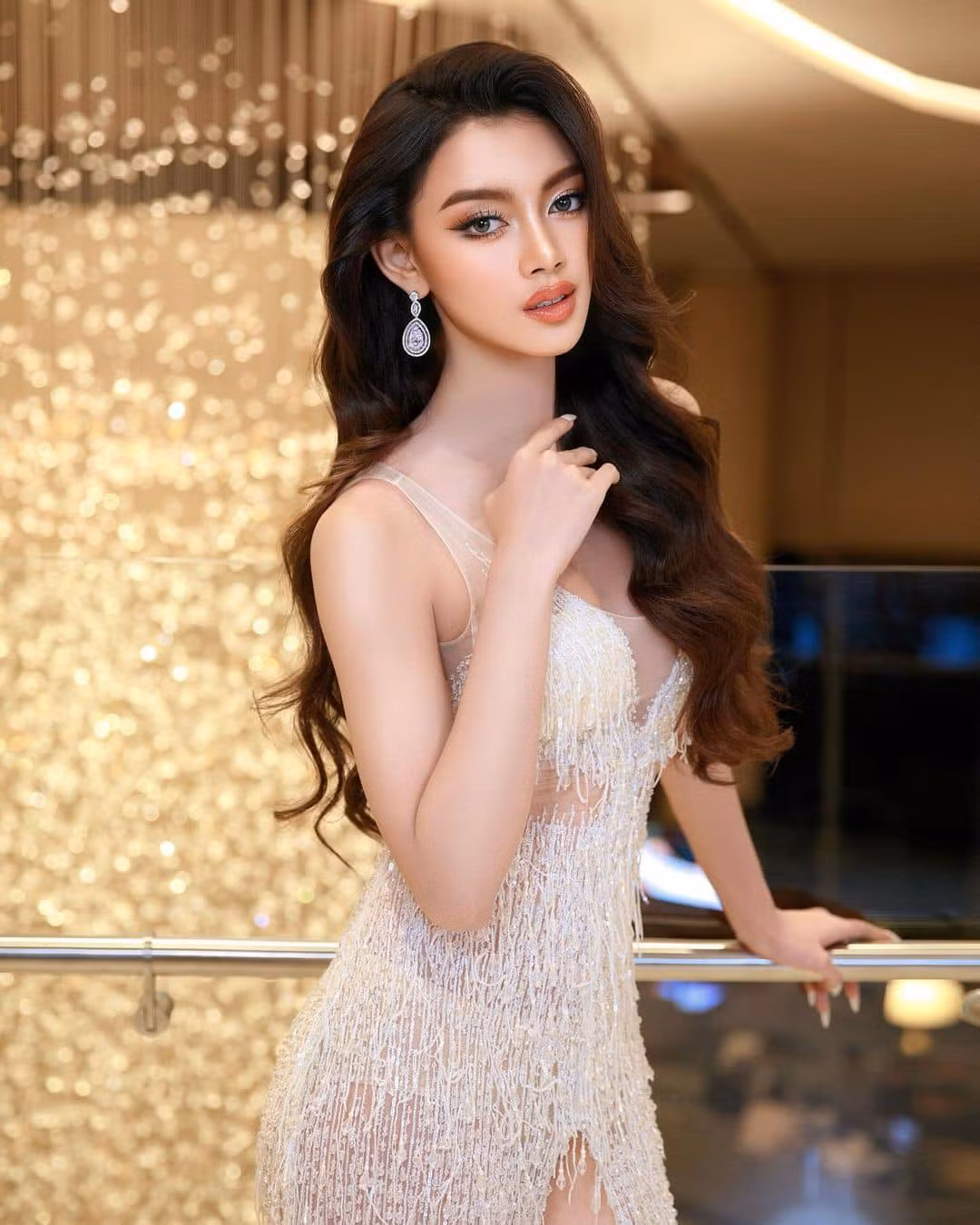 Thae Su Nyein đảm nhiệm nhiều vai trò ở Miss World Myanmar 2025.