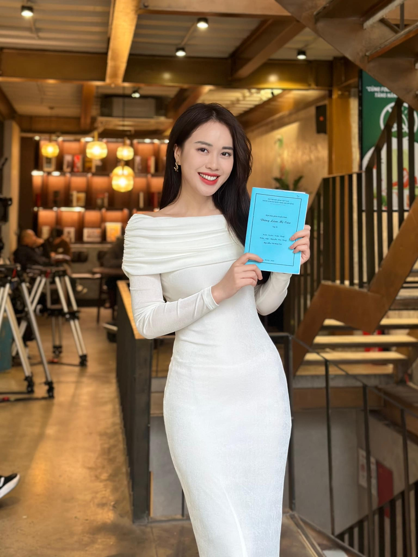 Ngô Mai Phương khoe kịch bản những tập cuối.