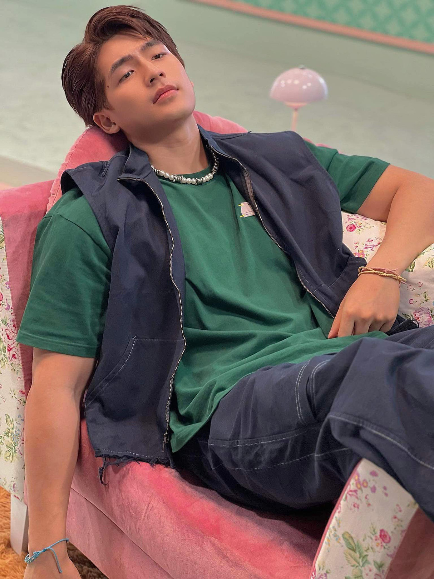 Netizen thích thú khi hai mỹ nam Trần Nghĩa, Quốc Anh cũng tham gia dự án. Netizen thích thú khi hai mỹ nam Trần Nghĩa, Quốc Anh cũng tham gia dự án.