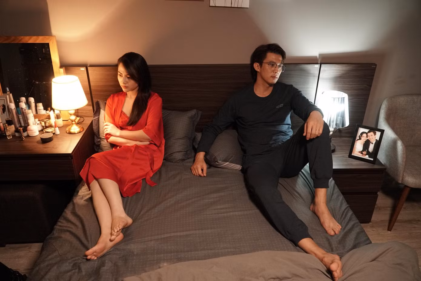 Nhật Minh thì cầu toàn khô khan