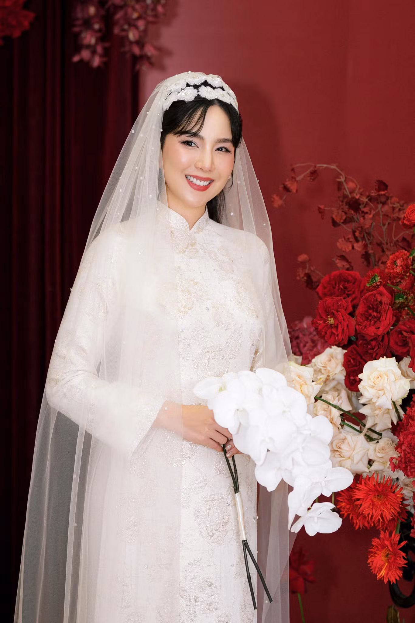 Sau khi kết hôn, "cô gái thời tiết" Mai Ngọc mới khoe tin vui đến khán giả. Sau khi kết hôn, "cô gái thời tiết" Mai Ngọc mới khoe tin vui đến khán giả.