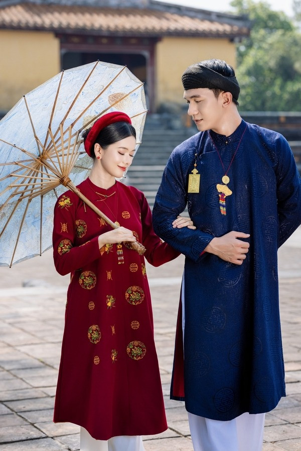 Dường như chuyện tình cảm giữa hai người đang gặp trục trặc? Dường như chuyện tình cảm giữa hai người đang gặp trục trặc?