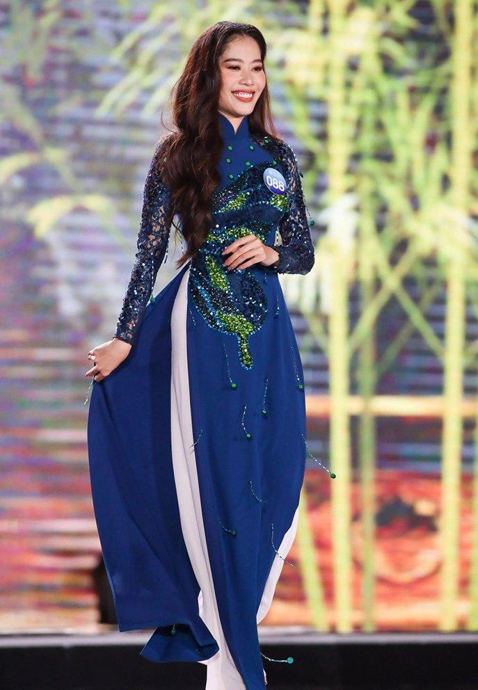 Nam Em tham gia 5 cuộc thi nhan sắc trong 8 năm qua