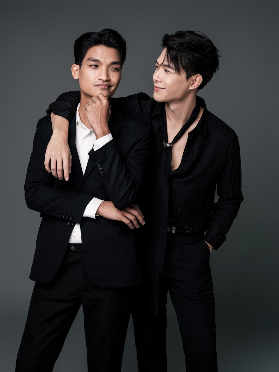 Anh Tú và Mạc Văn Khoa thân thiết từ phim Siêu Lừa Gặp Siêu Lầy Anh Tú và Mạc Văn Khoa thân thiết từ phim Siêu Lừa Gặp Siêu Lầy