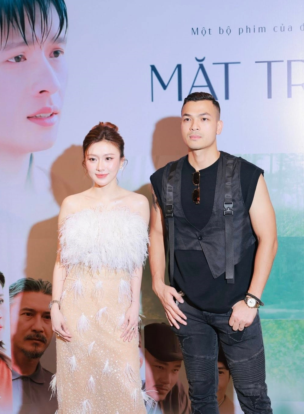 Tuấn Việt ngoài đời trông còn trẻ trung hơn trên phim.