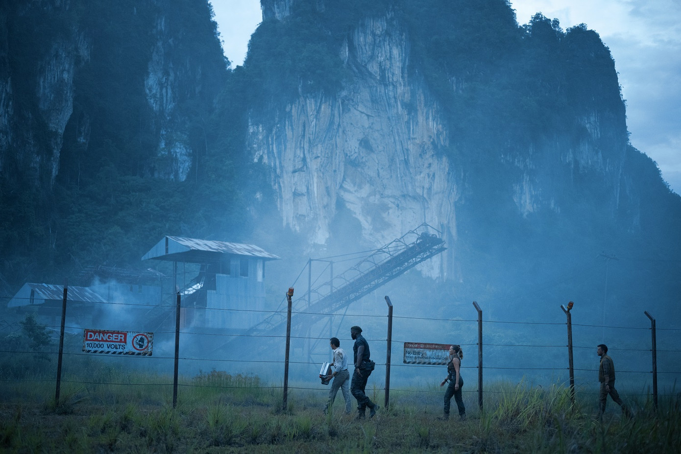 Các nhà khoa học trở về ngôi nhà xưa của bầy khủng long.