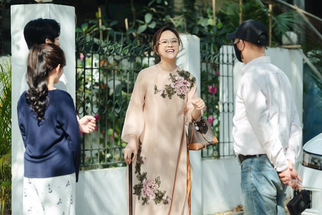 Cảnh quay cuối cùng là lần duy nhất cô cười trên phim. Cảnh quay cuối cùng là lần duy nhất cô cười trên phim.