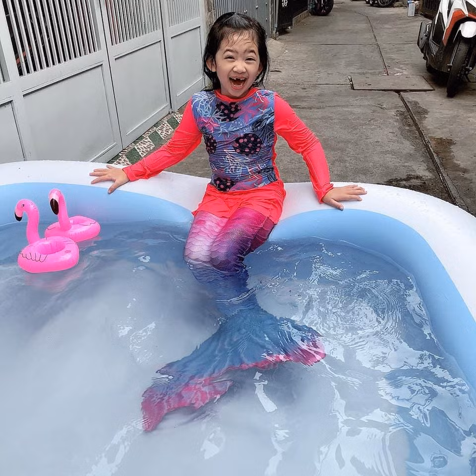 Bé Lavie càng lớn càng giống mẹ