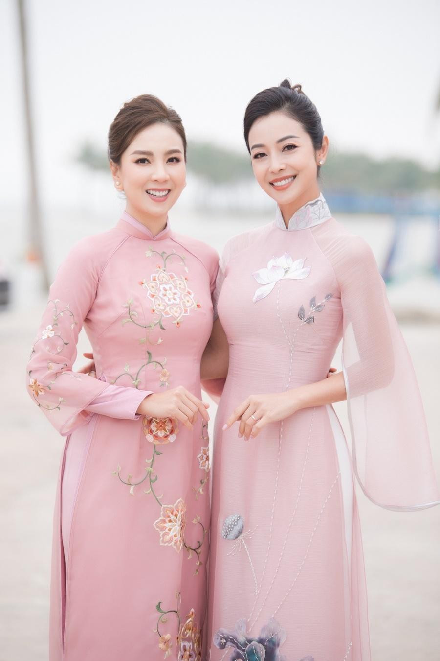 MC Mai Ngọc và Hoa hậu châu Á tại Mỹ, Jennifer Phạm. MC Mai Ngọc và Hoa hậu châu Á tại Mỹ, Jennifer Phạm.