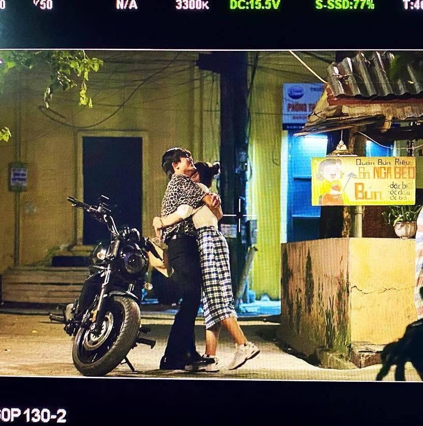 Những hình ảnh ngọt ngào của Phong - Vân được đoàn phim chia sẻ