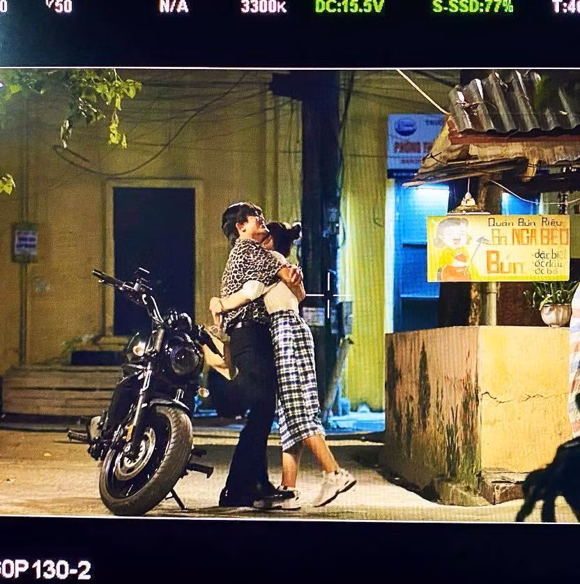 Những hình ảnh ngọt ngào của Phong - Vân được đoàn phim chia sẻ