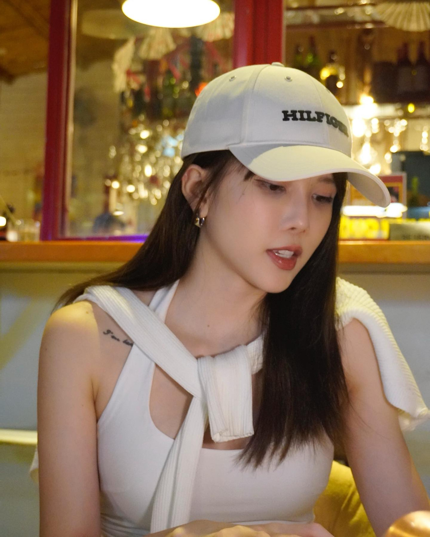 Mũi của Thiều Bảo Trâm hiện tại (ảnh phải) cao và thon hơn trước kia (ảnh trái).