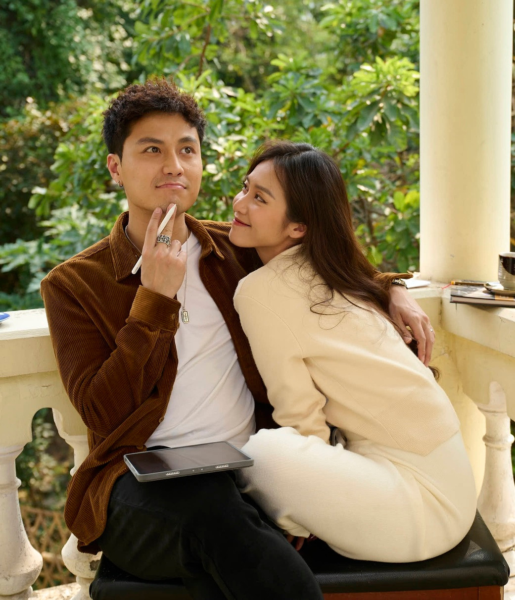 Cả hai đều cố gắng vượt qua cái bóng của 11 Tháng 5 Ngày.