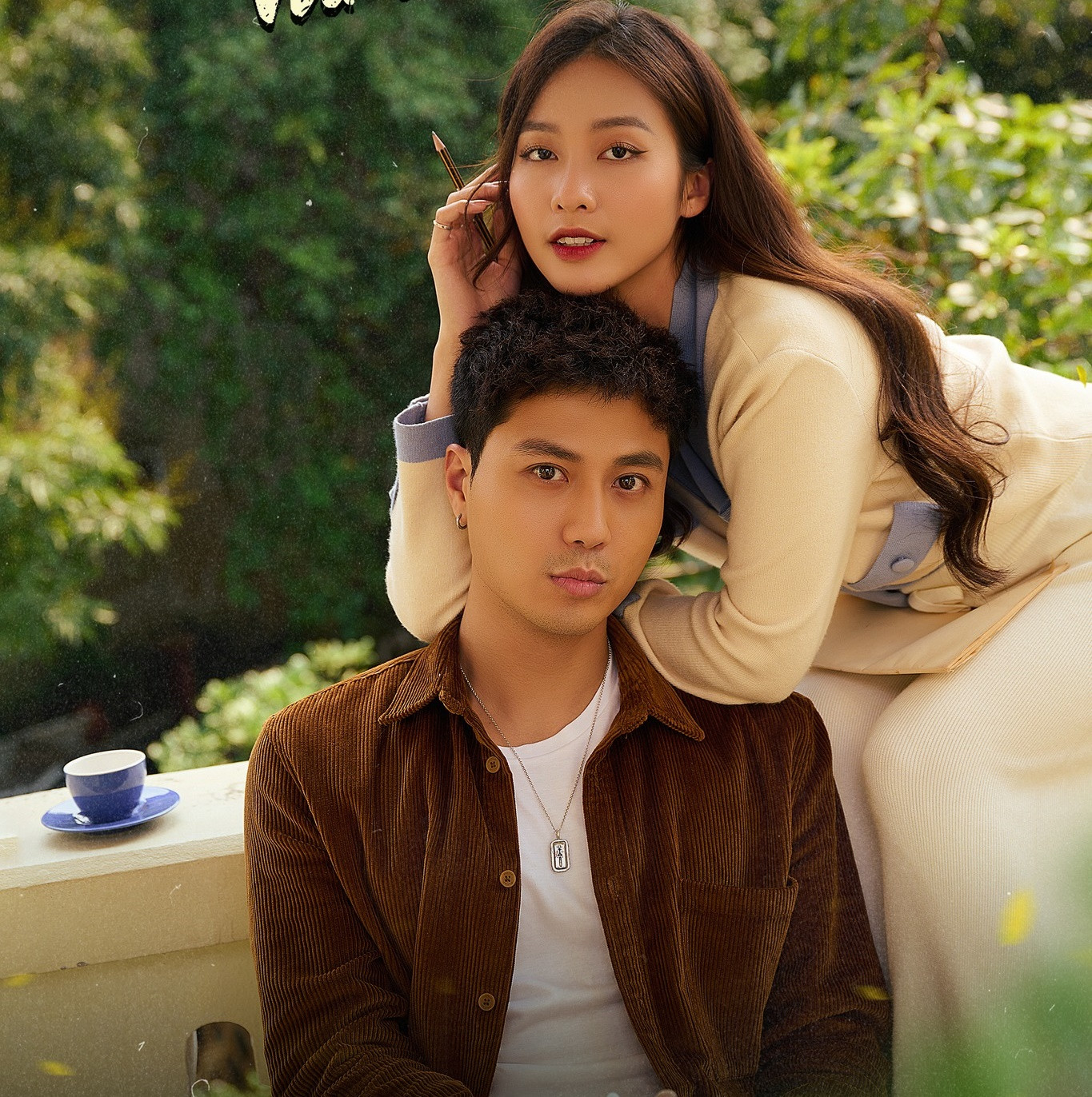 Hai người vào vai cặp vợ chồng mới cưới.