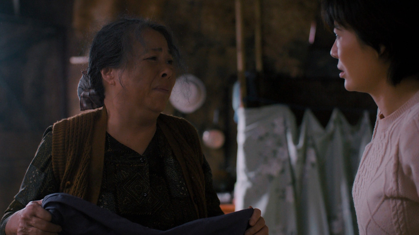 Căn lều của Luyến được dựng để quay phim chứ không phải nhà thật. Căn lều của Luyến được dựng để quay phim chứ không phải nhà thật.