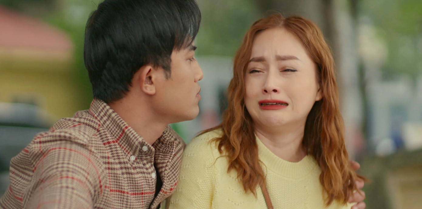 Hà vừa mất việc thì đã có tiền rơi vào đầu.