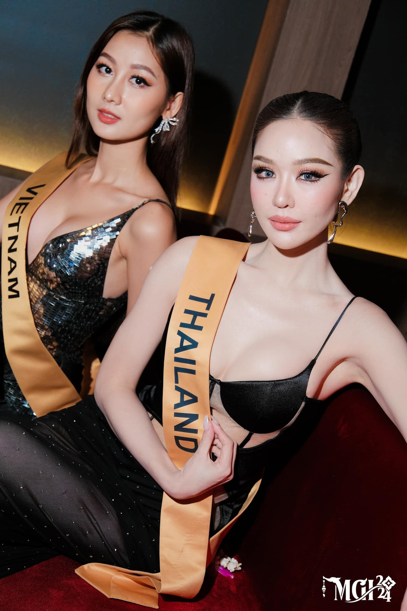 Miss Grand Thái Lan rất thân thiết với đại diện Việt Nam. Miss Grand Thái Lan rất thân thiết với đại diện Việt Nam.