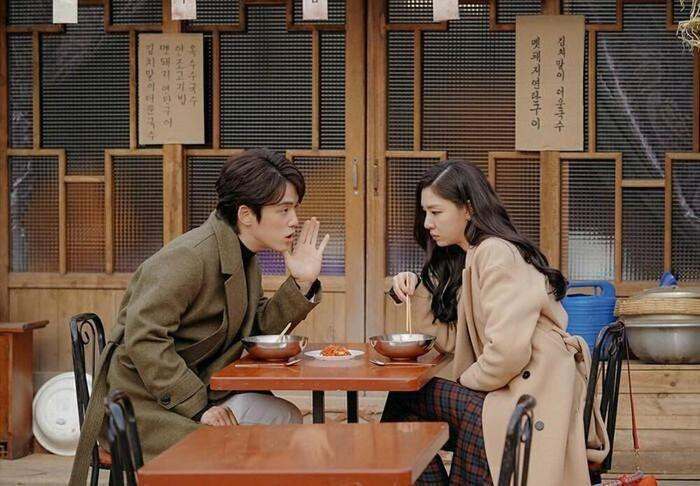 Seo Ji Hye - Kim Jung Hyun trong phim Hạ Cánh Nơi Anh.