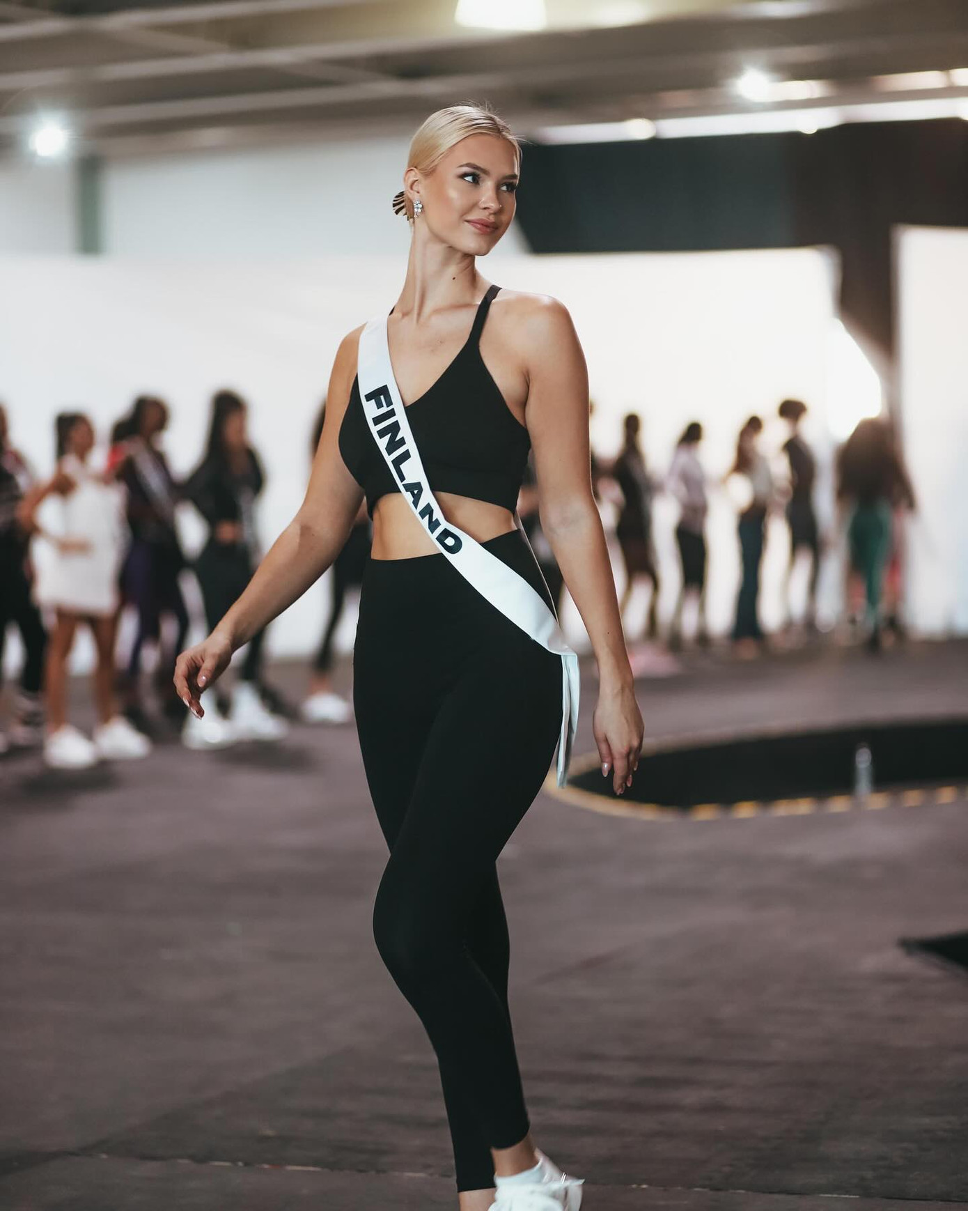 Phải chăng Sash Factor bỏ qua ngày 11 vì các người đẹp mải tập luyện đồng diễn?