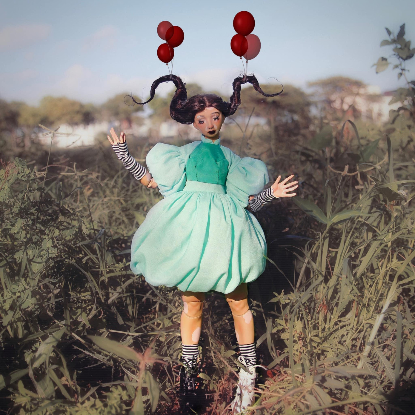 Vì tính cầu kỳ, tỉ mỉ của sản phẩm nên gọi búp bê khớp cầu là một tác phẩm nghệ thuật thì đúng hơn.