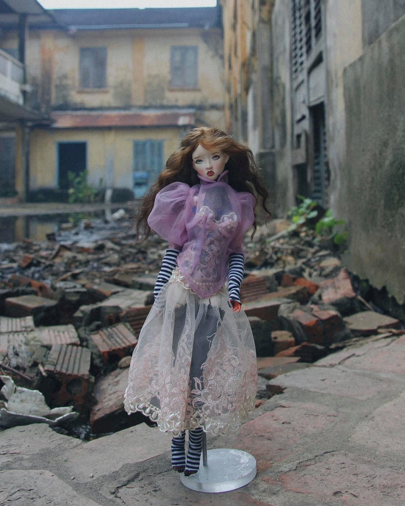 Để hoàn thiện được một sản phẩm chỉn chu, Thịnh Đa đã chuyên tâm nghiên cứu về giải phẫu, thiết kế thời trang, make-up, làm tóc suốt nhiều năm liền.