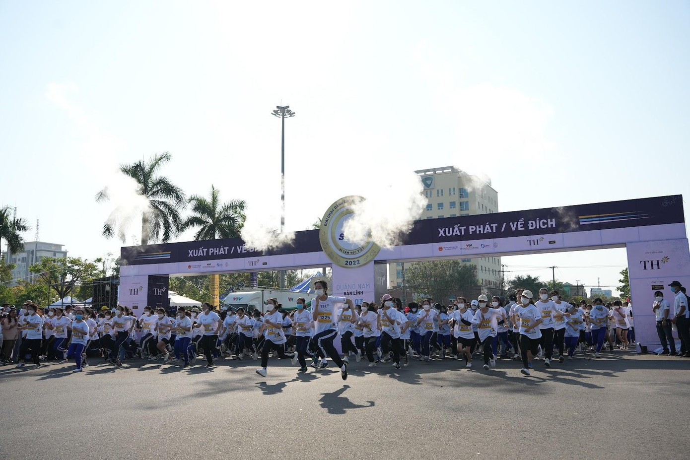 Không hề kém cạnh hay liễu yếu đào tơ so với các nam sinh trong các cự ly chạy, những nữ sinh với bước chạy mạnh mẽ và tỏa sáng. Không hề kém cạnh hay liễu yếu đào tơ so với các nam sinh trong các cự ly chạy, những nữ sinh với bước chạy mạnh mẽ và tỏa sáng.