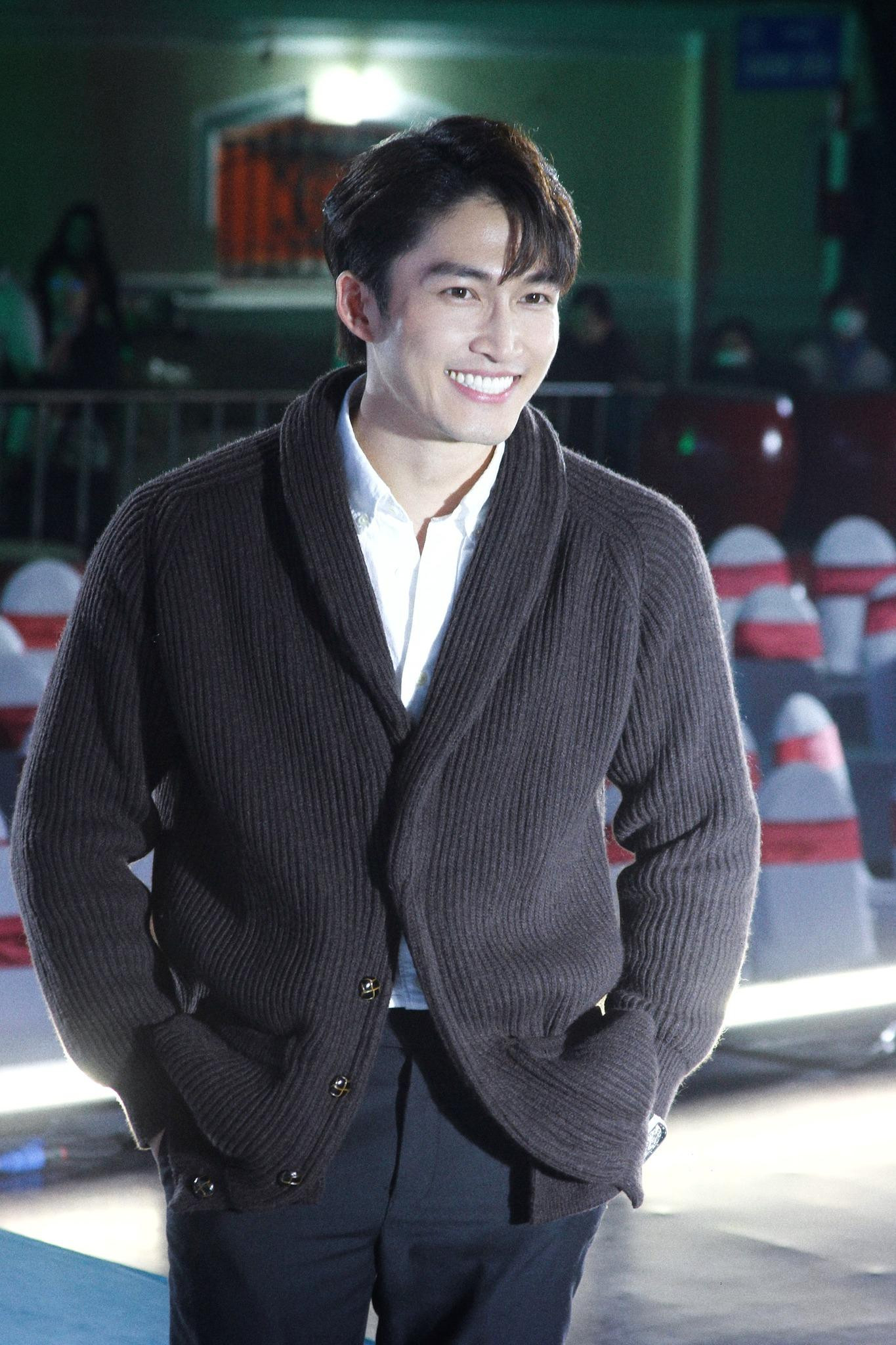 Nam diễn viên thường khẳng định anh vẫn đang độc thân Nam diễn viên thường khẳng định anh vẫn đang độc thân