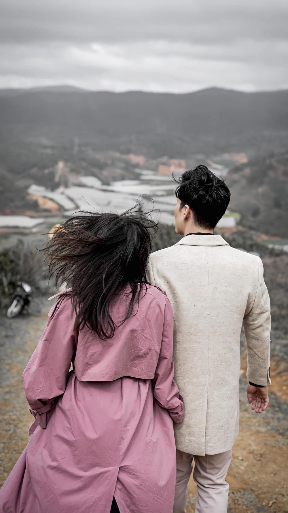 Bức ảnh đối lập của Lâm Khánh Chi và chồng cũ.