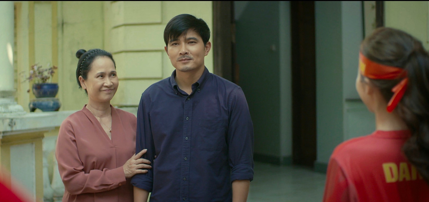 Netizen suy đoán Công chỉ giả mắc bệnh nặng. Netizen suy đoán Công chỉ giả mắc bệnh nặng.