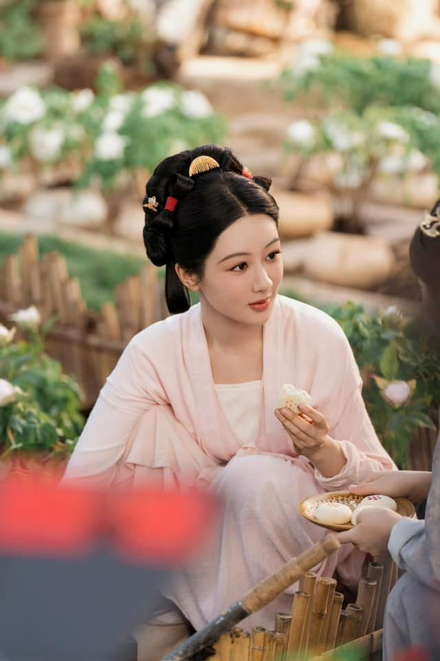 Hà Duy Phương khởi nghiệp bằng nghề trồng hoa mẫu đơn. Hà Duy Phương khởi nghiệp bằng nghề trồng hoa mẫu đơn.