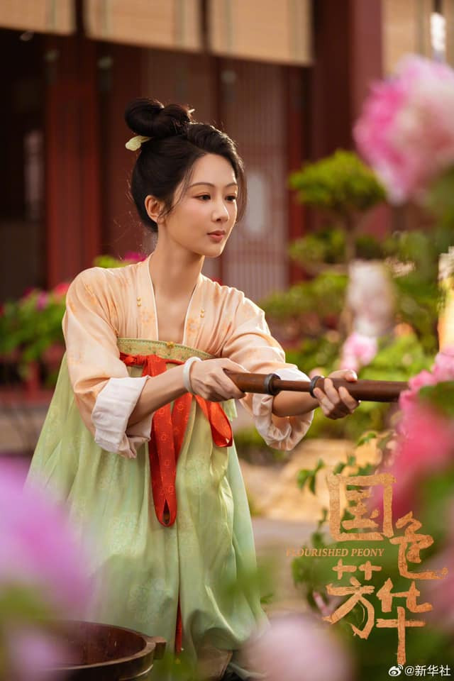 Hà Duy Phương khởi nghiệp bằng nghề trồng hoa mẫu đơn. Hà Duy Phương khởi nghiệp bằng nghề trồng hoa mẫu đơn.