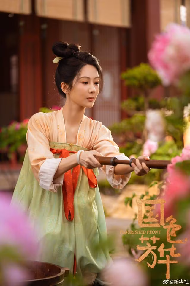 Hà Duy Phương khởi nghiệp bằng nghề trồng hoa mẫu đơn. Hà Duy Phương khởi nghiệp bằng nghề trồng hoa mẫu đơn.