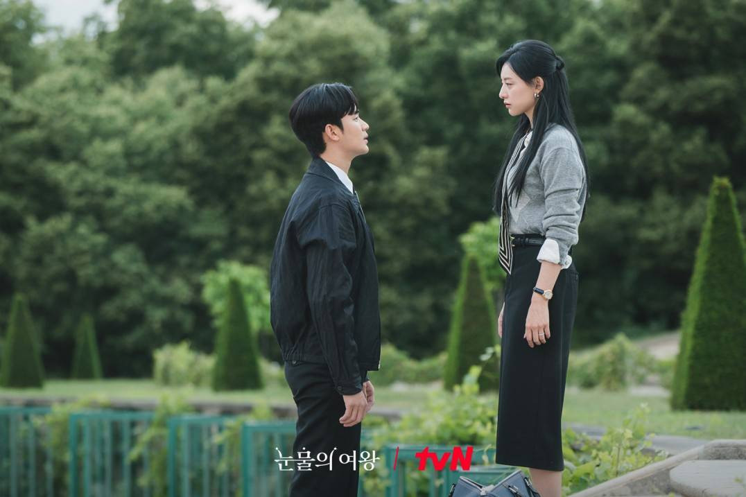 Hai diễn viên đều rơi nước mắt nhiều lần trong cả phim. Hai diễn viên đều rơi nước mắt nhiều lần trong cả phim.