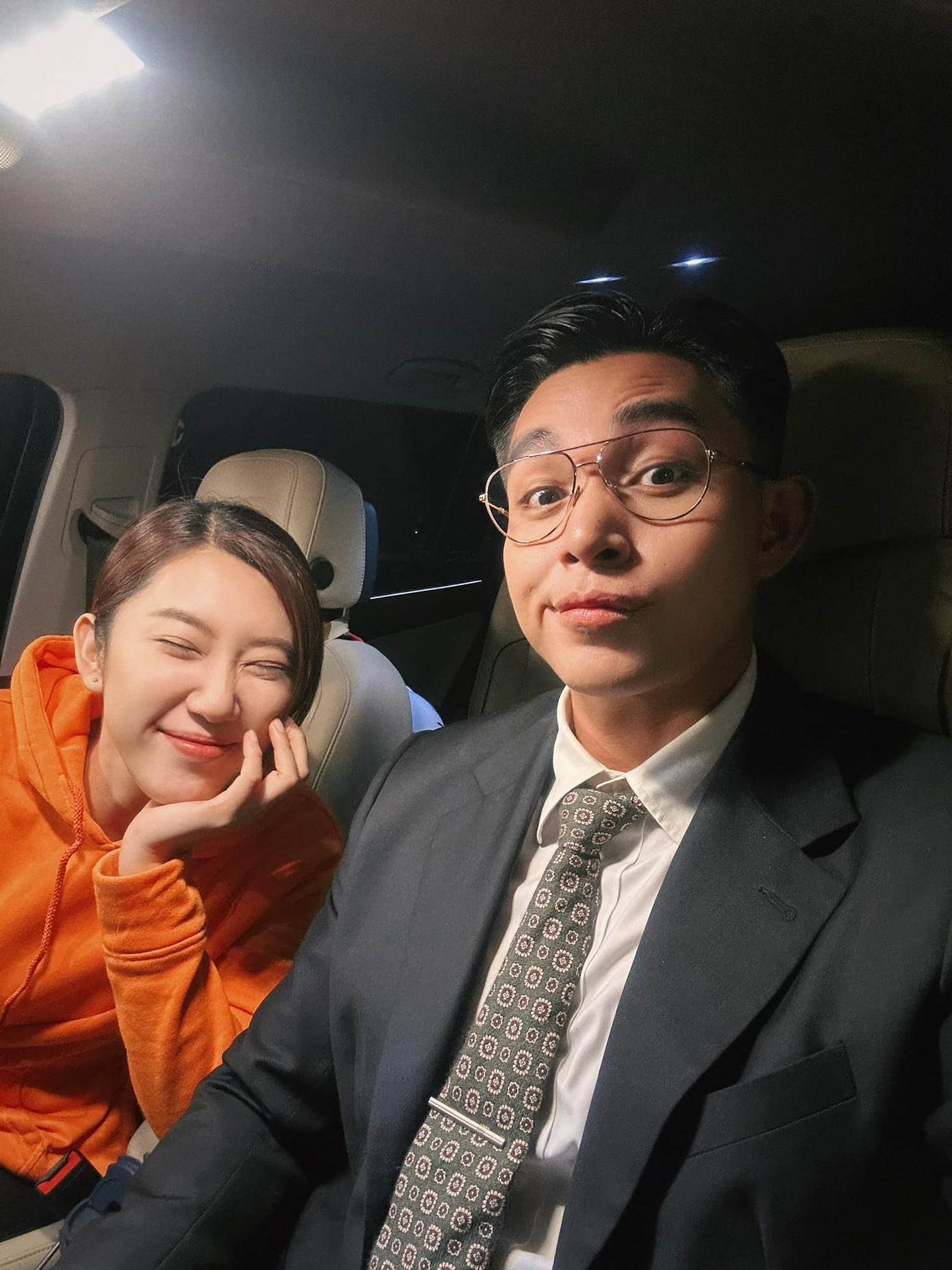 Jun Phạm, Thúy Ngân cực nghiêm túc khi ở trường quay. Jun Phạm, Thúy Ngân cực nghiêm túc khi ở trường quay.