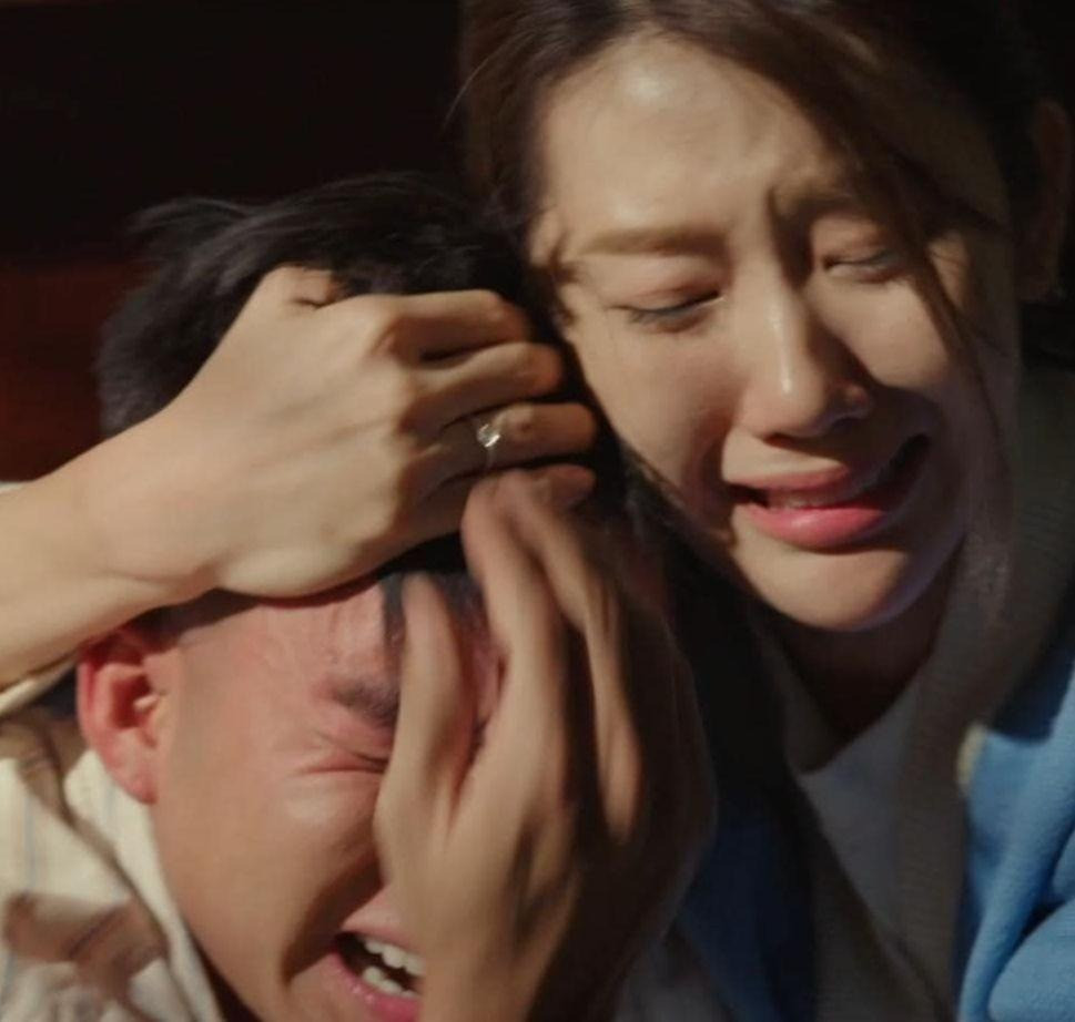 Nữ chính Thiên Ân đúng chuẩn Lọ Lem của những bộ phim cách đây 10 năm. Nữ chính Thiên Ân đúng chuẩn Lọ Lem của những bộ phim cách đây 10 năm.