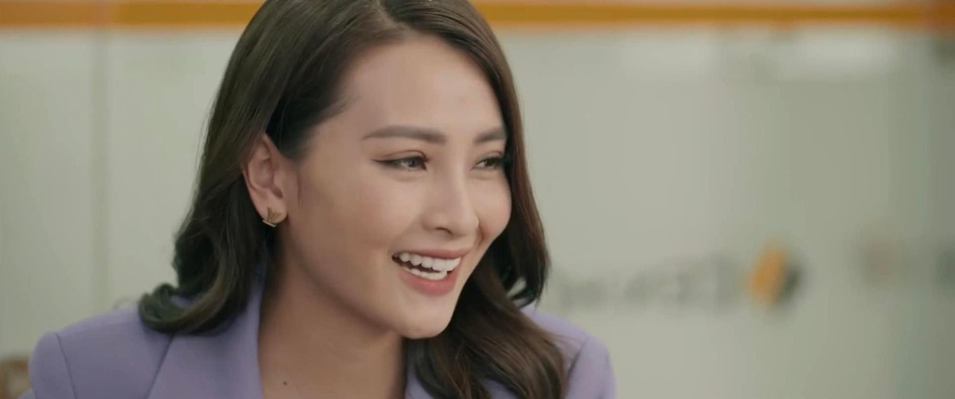 Giám đốc Lan Anh nhanh chóng để ý tới Nhật Minh Giám đốc Lan Anh nhanh chóng để ý tới Nhật Minh