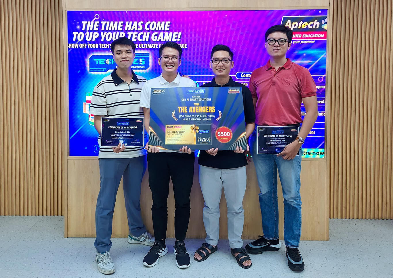 THE AVENGERS – Quán quân hạng mục GenAI Smart Solutions Techwiz 2024. THE AVENGERS – Quán quân hạng mục GenAI Smart Solutions Techwiz 2024.