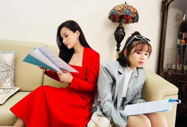 Nhân vật của cô phải "sống chung với con chồng"