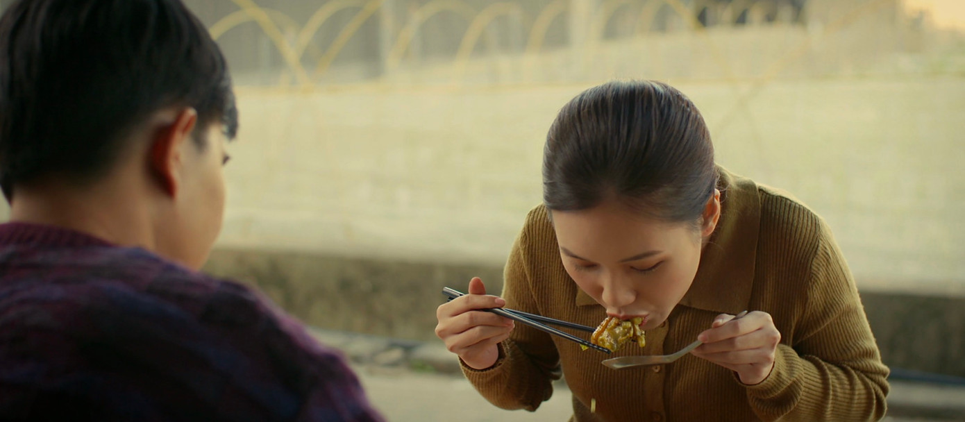 Công chọn ăn cùng cô thực tập sinh thay vì ăn với vợ Công chọn ăn cùng cô thực tập sinh thay vì ăn với vợ