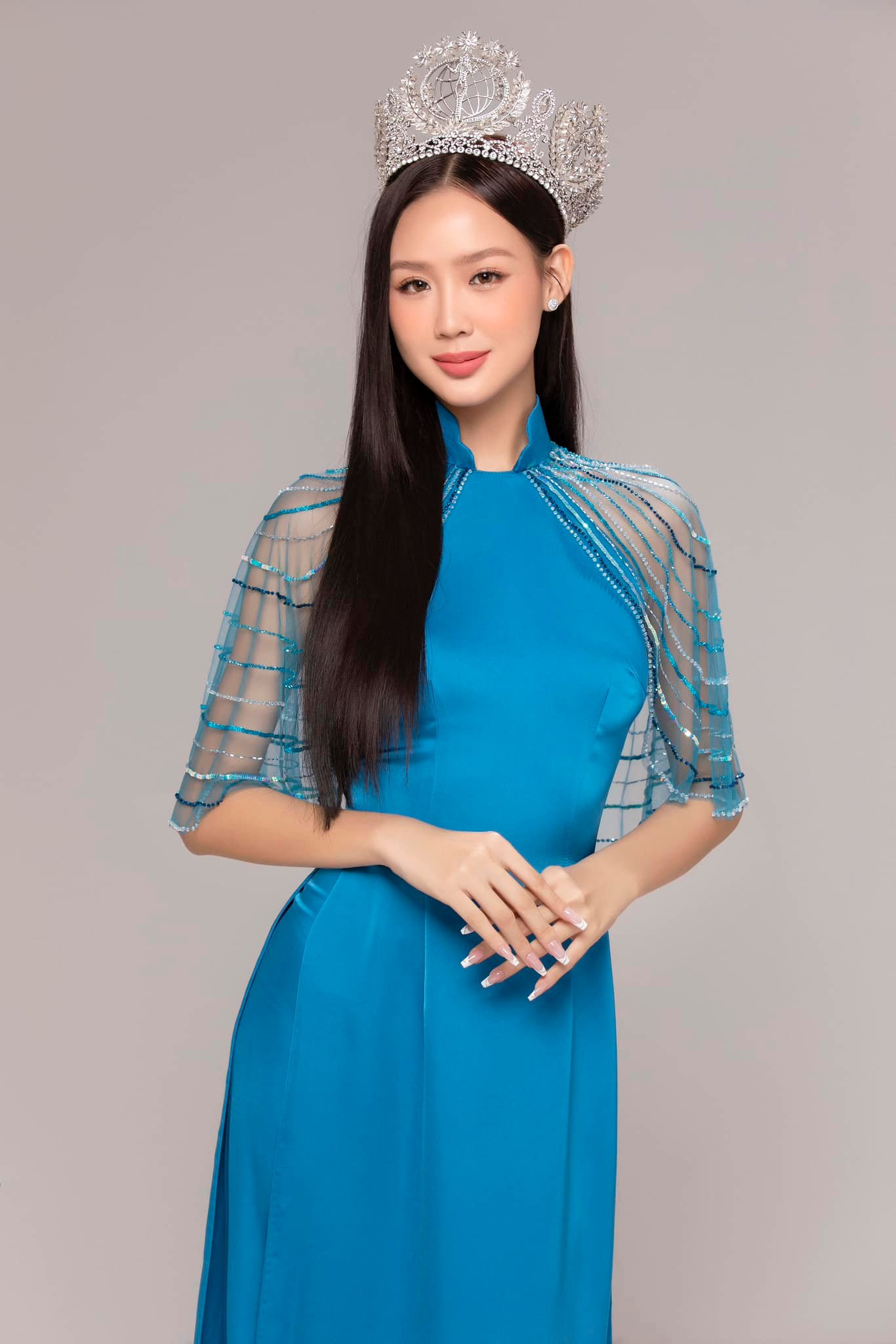 Bảo Ngọc đã lên tiếng giải thích rằng chính BTC cuộc thi đã chọn bộ váy này cho cô.