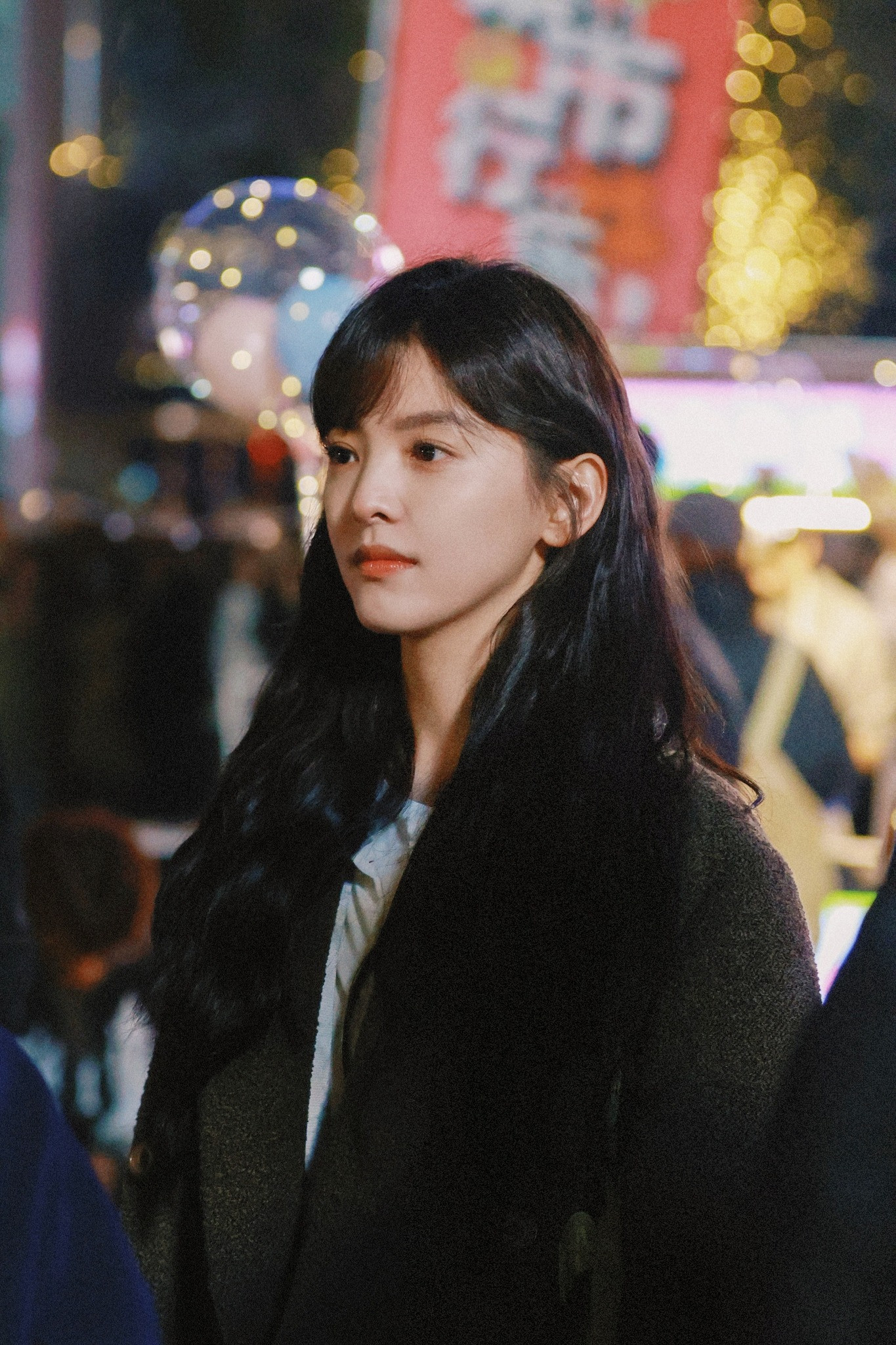 Ôn Dĩ Phàm xinh đẹp trong mọi góc quay. Ôn Dĩ Phàm xinh đẹp trong mọi góc quay.