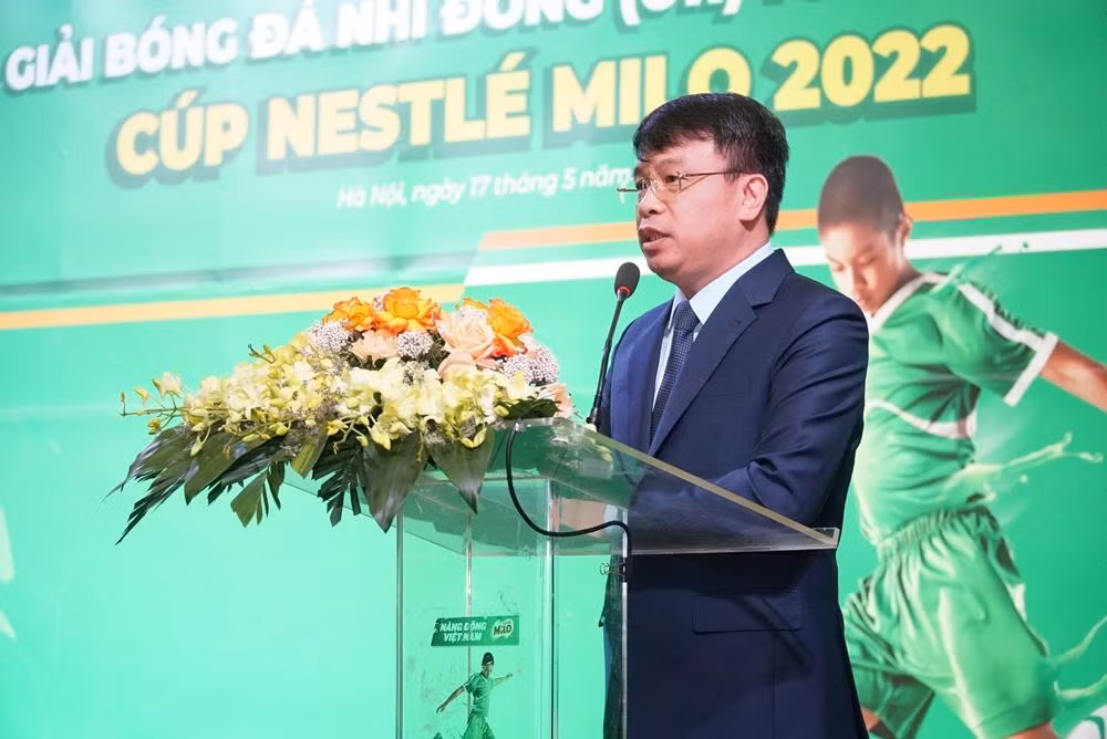 Ông Nguyễn Phan Khuê, Tổng biên tập Báo Thiếu niên Tiền phong và Nhi đồng phát biểu tại họp báo Ông Nguyễn Phan Khuê, Tổng biên tập Báo Thiếu niên Tiền phong và Nhi đồng phát biểu tại họp báo