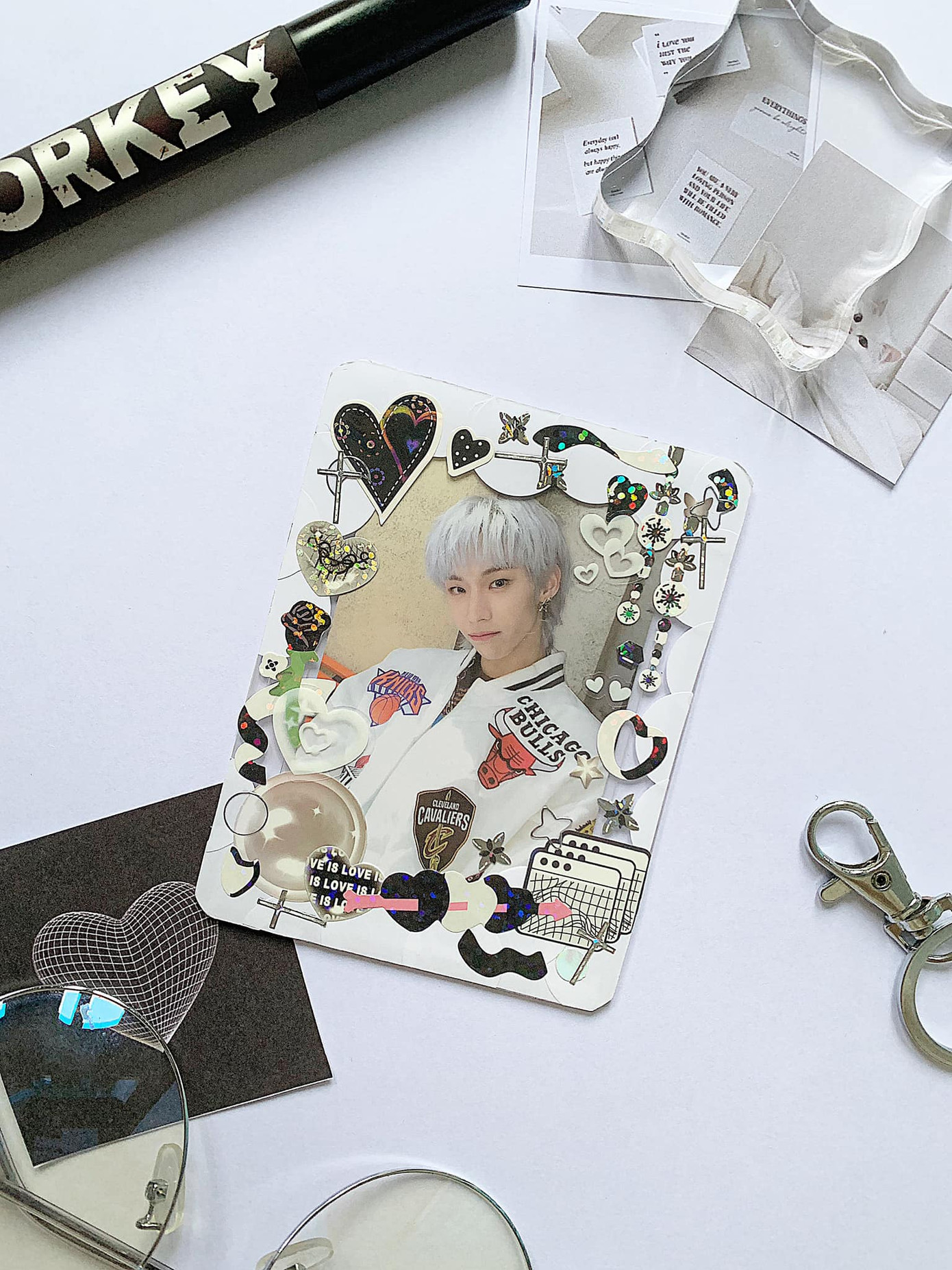 Fangirl có thể thu lời kha khá từ card bo góc. Fangirl có thể thu lời kha khá từ card bo góc.