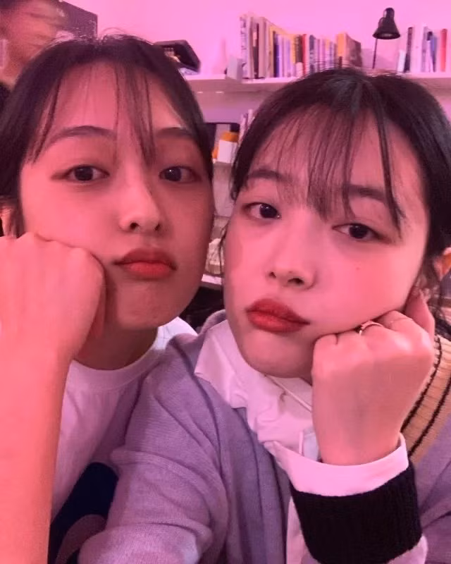 Cô và Sulli có ngoại hình rất giống nhau.