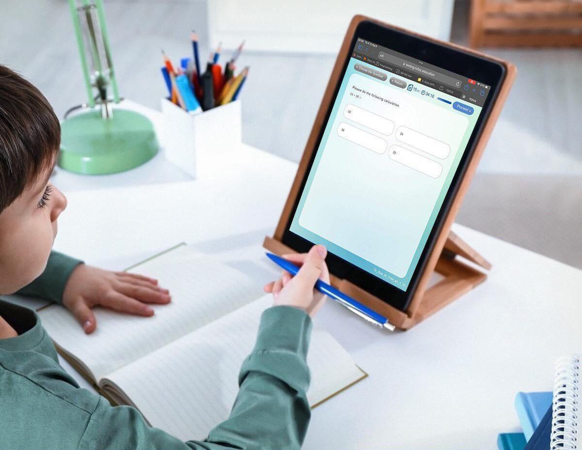 Học sinh làm bài kiểm tra trực tuyến trên nền tảng Tofas bất cứ lúc nào trong khung giờ 00h00-23h59 ngày 1/10/2023