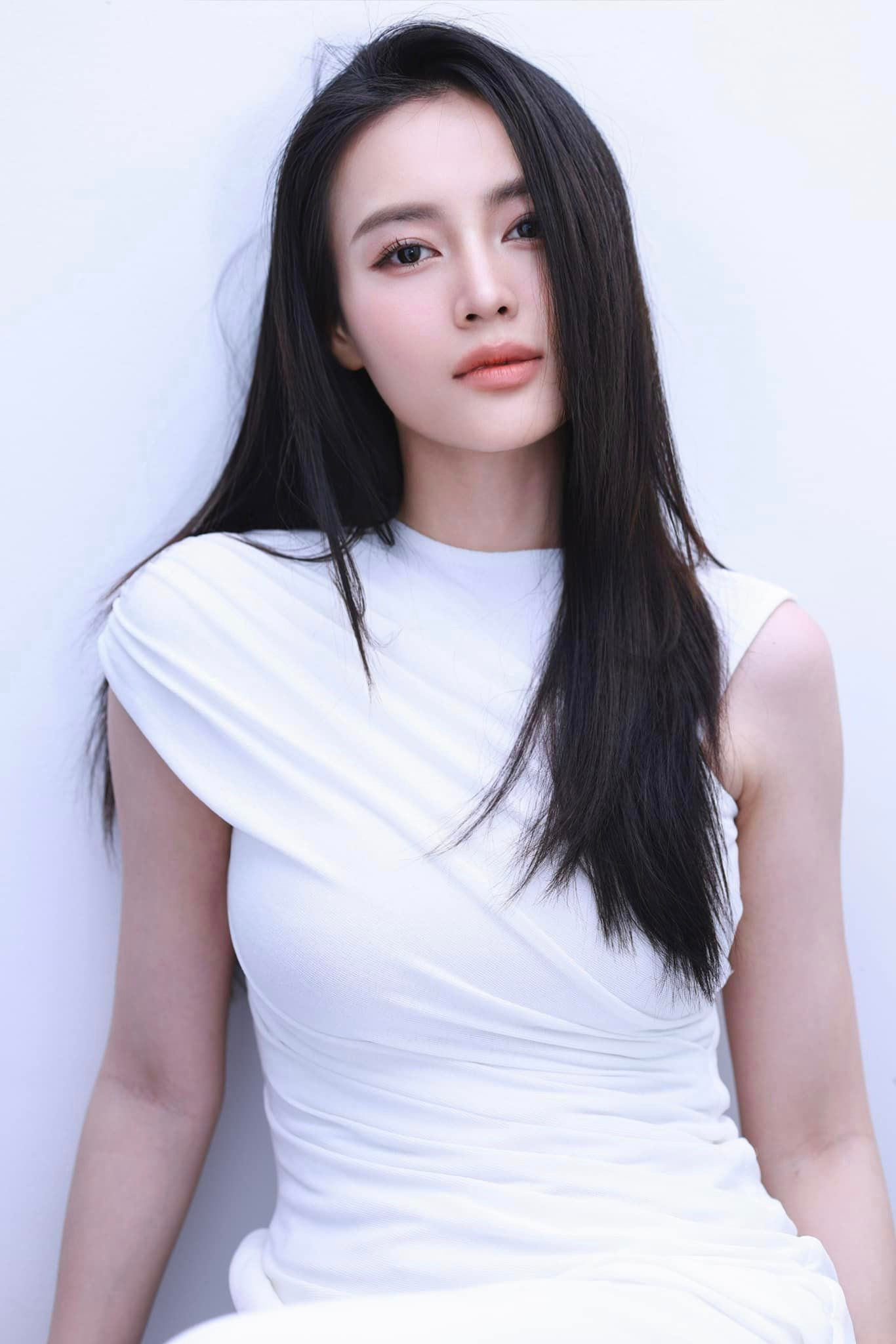 Lan Ngọc từng gây xôn xao khi thông báo muốn đi du học ngắn hạn. Lan Ngọc từng gây xôn xao khi thông báo muốn đi du học ngắn hạn.