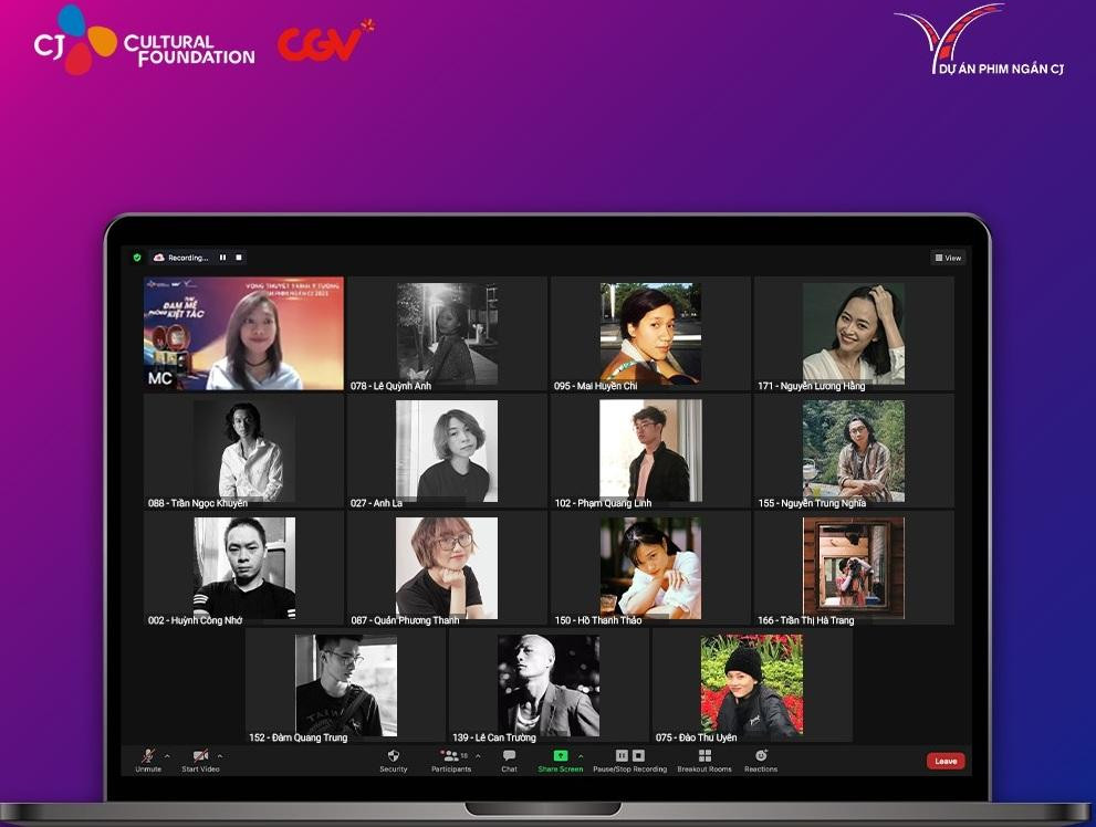 Các thí sinh thuyết trình trực tuyến